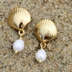 Brinco Amaea Concha com Perola de Agua Doce Folheado a Ouro 18k - comprar online