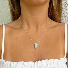 Colar Amaea Pingente Pedra Natural Água Marinha Hexagonal Folheado a Prata