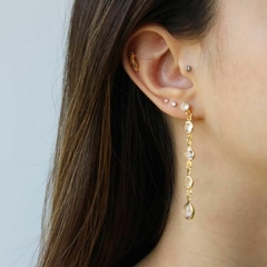 Brinco Amaea Longo em Zircônias Cristais Redondas Folheado a Ouro 18k