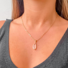 Colar Amaea corrente Brick com Pingente Folha Cristal Facetado Banhada a Ouro