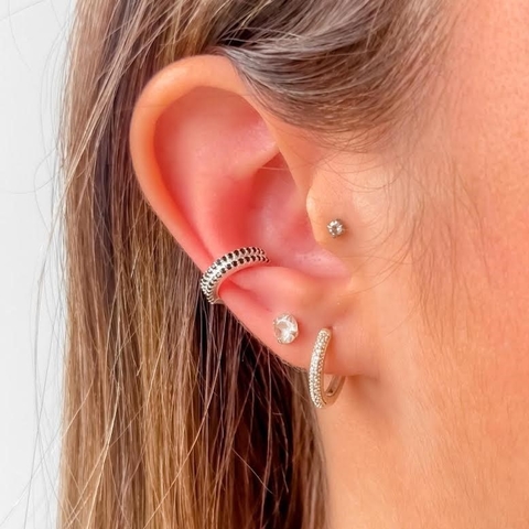 Piercing de Pressão Folheado a prata com Zircônias Pretas Amaea semijoias