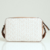 Bolsa Guess Crossbody Monogram na internet