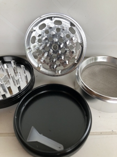 Picador grinder METALICO 4 partes metalizado - comprar online