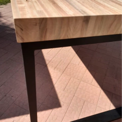 Imagen de Mesa con tapa de Eucalipto