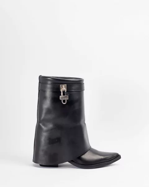 Bota Nayeli