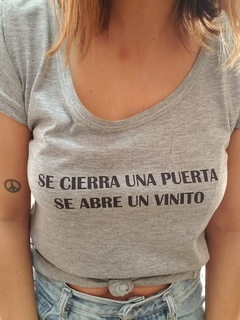 Se cierra una puerta se abre un vinito - La Vera Cruz