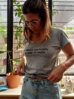 Se cierra una puerta se abre un vinito