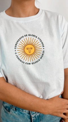 Remera CORONADOS DE GLORIA en internet