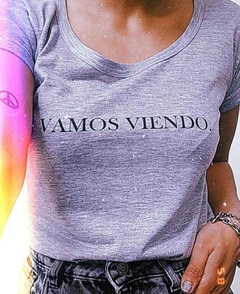 Remera Vamos viendo