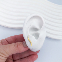 Brinco Earcuff Ondulado Banho de Ouro 18k