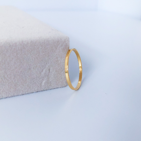 Anel Liso Achatado Banho de Ouro 18k