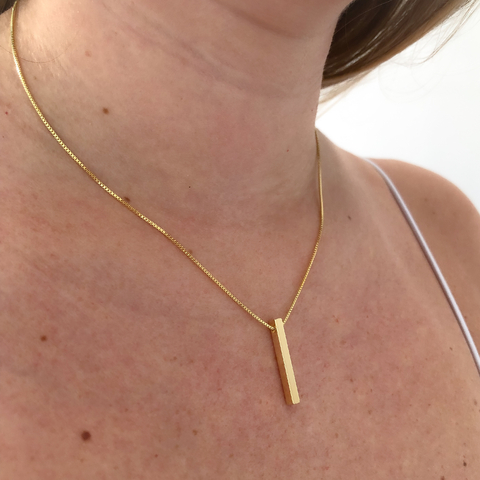 Colar 45cm Pingente Palito Banho de Ouro 18k