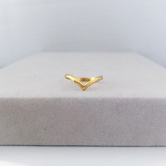 Anel V Banho de Ouro 18k - Elephann Acessórios