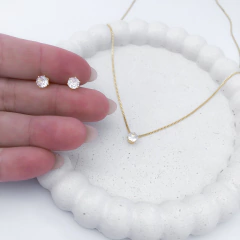 Conjunto Colar 45cm + Brinco Ponto de Luz Banho de Ouro 18k