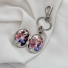 Relicário Chaveiro Oval Shine Prateado - Elephann Acessórios