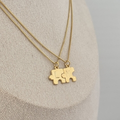 Imagem do Colar Medalha Inicial Personalizada Quebra Cabeça Banho de Ouro
