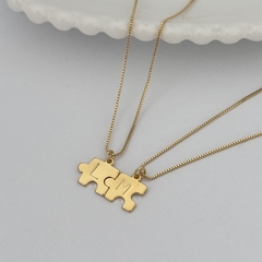 Colar Medalha Inicial Personalizada Quebra Cabeça Banho de Ouro - Elephann Acessórios