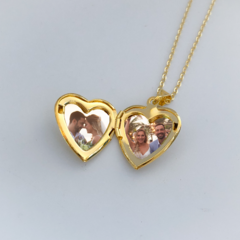 Relicário Colar Coração Zircônia Banho de Ouro 18k - comprar online