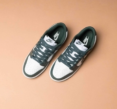 SB Dunk Low 15/25 dias - loja online