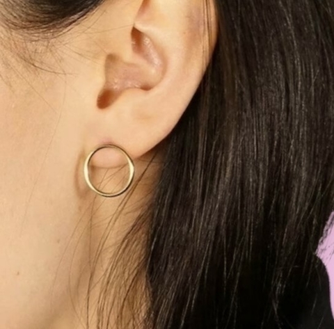 Brinco circulo em ouro 18k