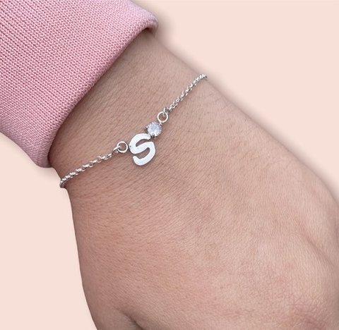 Pulseira de prata letra com ponto de luz shine - comprar online