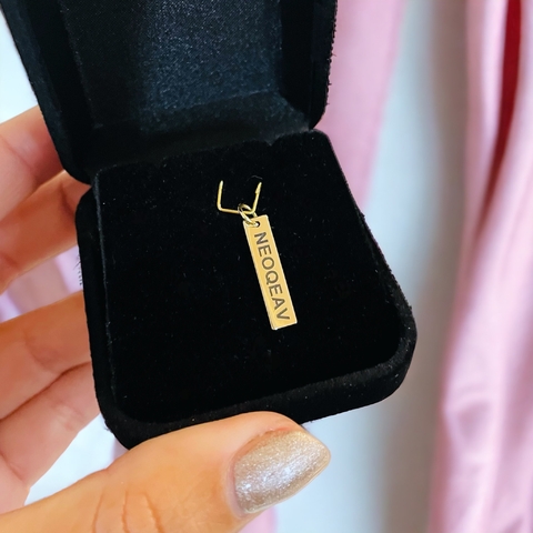 Pingente de plaquinha em ouro 18k personalizada - comprar online