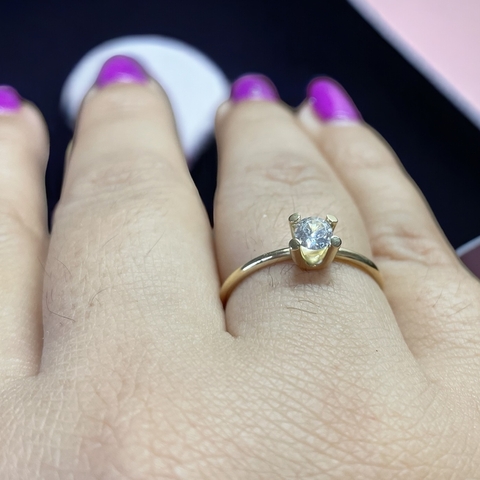 anel solitário fio redondo ouro18k