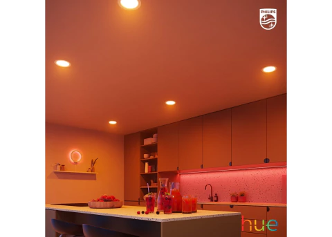 Imagen de Philips Hue White and Color Ambiance Bluetooth | Dimmable LED Smart Retrofit Recessed Downlight 5/6" l 2ª Geração | Luminária Spot de Teto de Embutir l Fluxo Luminoso 1,100 lumens | Luminária Spot de Teto de Embutir | Compatível com a Alexa, Apple Homekit & Google Assistant | 4-Pack