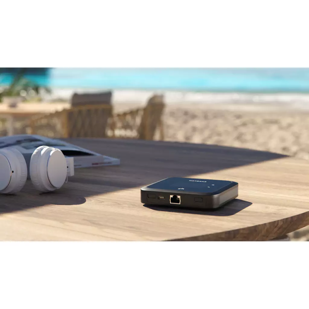 Netgear Nighthawk M5 5G WiFi 6 Mobile Router Unlocked l Hotspot Roteador Móvel | Ultrarrápido 5G | Desbloqueado para todas as Operadoras | Conecta até 32 Dispositivos Sim card não incluído l Conecta até 32 Dispositivos l Ativado para Uso Doméstico ou Comercial l Bateria Adicional e Antena opcional também disponíveis - comprar online