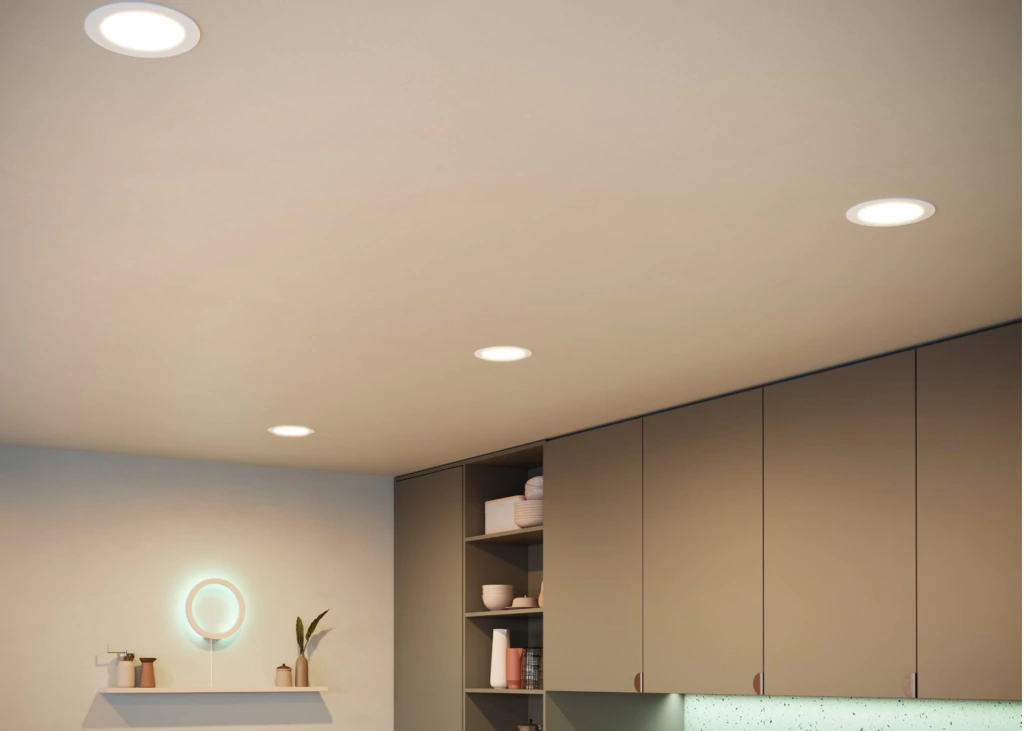 Philips Hue White and Color Ambiance Bluetooth | Dimmable LED Smart Retrofit Recessed Downlight 5/6" l 2ª Geração | Luminária Spot de Teto de Embutir l Fluxo Luminoso 1,100 lumens | Luminária Spot de Teto de Embutir | Compatível com a Alexa, Apple Homekit & Google Assistant | 4-Pack en internet