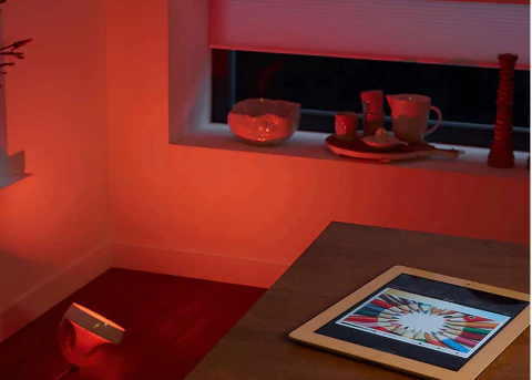 Image of Philips Hue Iris l Limited Edition Gold l White and Color Ambiance l Bluetooth Table Lamp Smart Lighting l 2ª Geração l Luminária de Mesa e Piso l Compatível com Alexa, Apple Homekit & Google Assistant | Funciona com Bluetooth e/ou com a Hue Bridge l Kit2