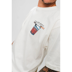 Camiseta Narina Skate Cafezin “Off White”