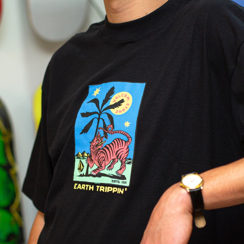 Camiseta Volcom Comfort Tarot Tiger Preta