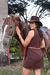 CONJUNTO FEMININO CROPPED E SAIA COM AMARRAÇÃO na internet