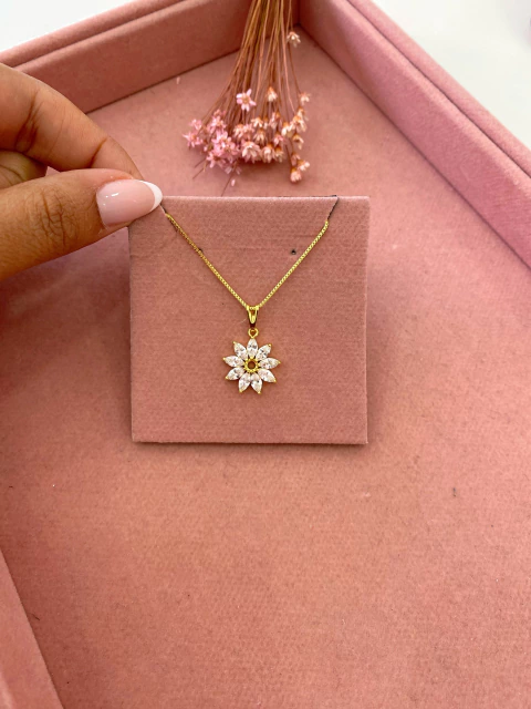 Colar Flor Zircônia