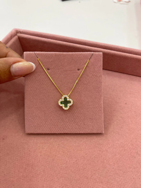 Colar Trevo Verde Cravejado