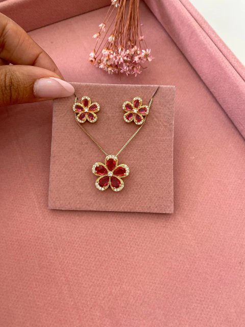 Conjunto Flor Vermelho
