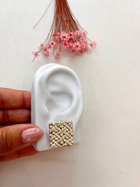 Brinco quadrado grande