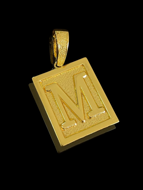 Pingente Letra Grande - 5g - 4x3cm - comprar online