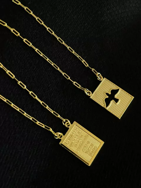 Escapulário Cadeado Alongado Pomba da Paz Vazada e Oração - 1,5mm - 6g - comprar online
