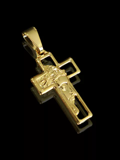 Pingente Face de Cristo na Cruz Vazada Mini - 1g - 1,5x2,5cm - comprar online