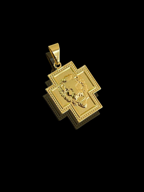 Pingente Crucifixo Placa Leão - 2,6g - 1,8x2,3cm - comprar online