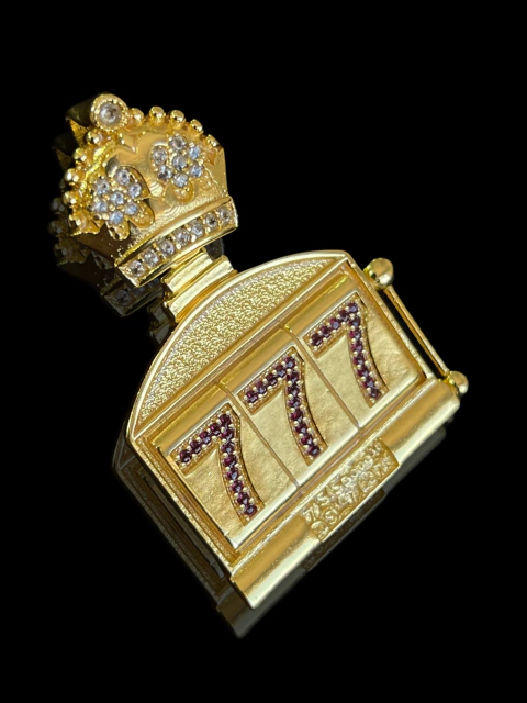 Pingente Máquina 777 Cravejado - 22g - 4x3,5cm - comprar online