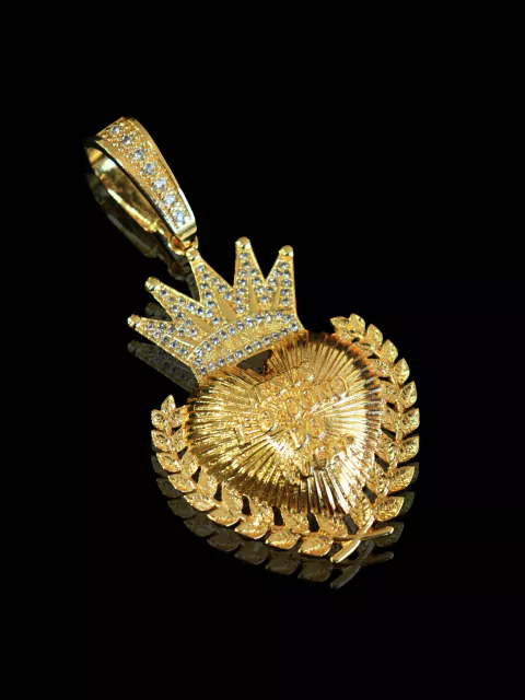 Pingente Coroa Jesus é o Dono do Lugar Cravejado Com Pedras Zircônias - 6g - 5x4cm - comprar online