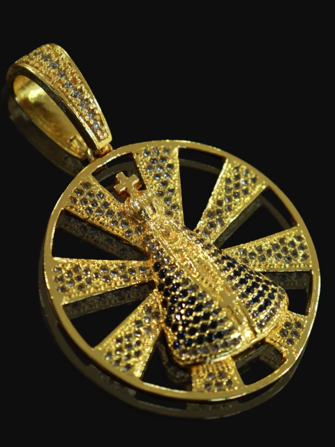 Pingente Nossa Senhora Oval Vazado Cravejado com Pedras Zircônias - 8g - 3,5x3,5cm - comprar online