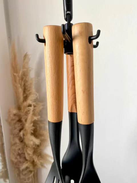 Porta utensilios giratorio