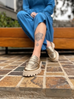 Mocassim tratorado croco gold - loja online