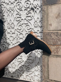 Bota flat camurça preta - comprar online