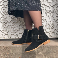 Bota flat camurça preta