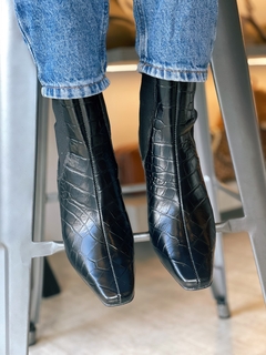 Bota croco black Marcia na internet